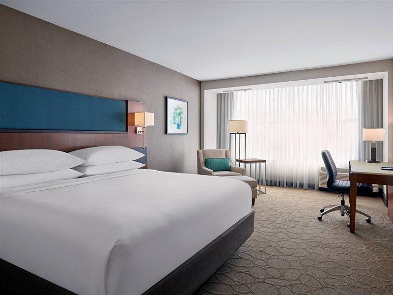 Delta Hotels By Marriott Milwaukee Northwest Menomonee Falls Екстериор снимка